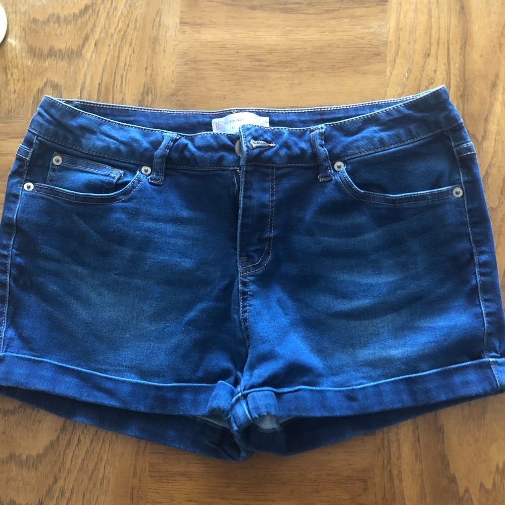 No Boundaries size 17 shorts